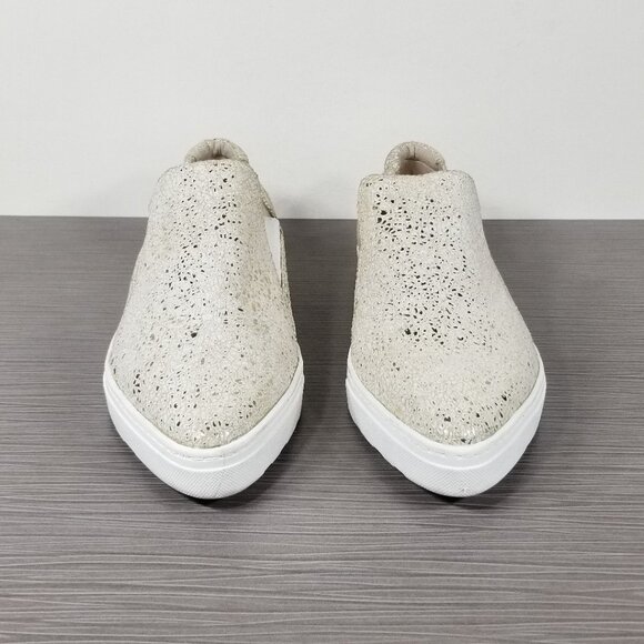 Pelle Moda Pointed Toe Slip-on Sneakers, Ivory Crackled Leather, Womens Size 7.5 - Picture 2 of 13